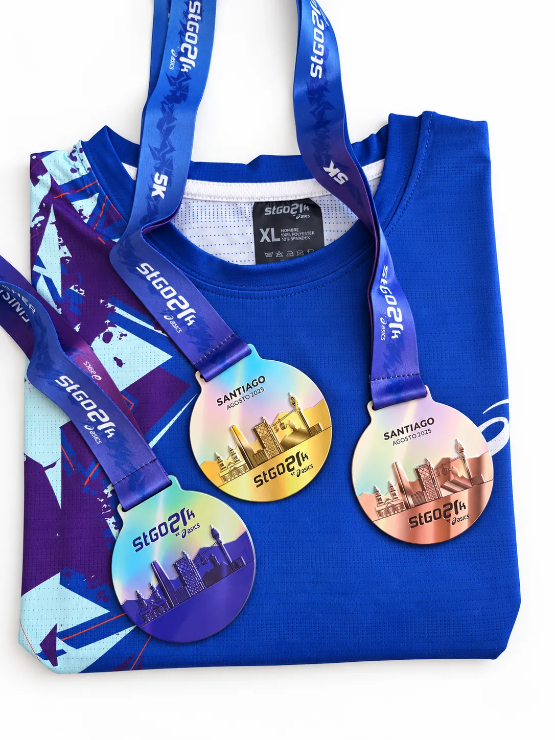 Kit para eventos deportivos de la STGO 21K by ASICS: camiseta y medallas personalizadas