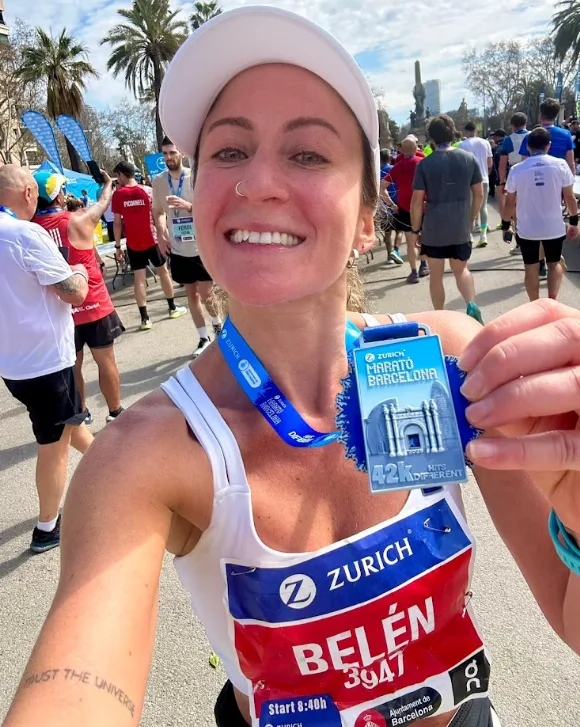 María Belén Gimeno with her Barcelona Marathon medal